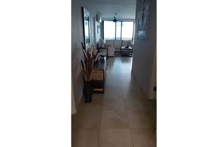 se vende apartamento de 4 recamaras en coronado country club, playa co...