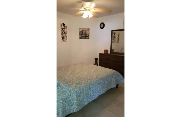 se vende apartamento de 4 recamaras en coronado country club, playa co...
