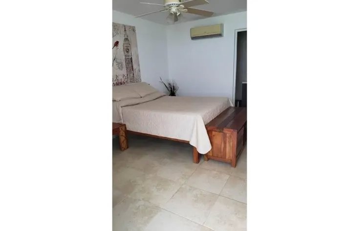 se vende apartamento de 4 recamaras en coronado country club, playa co...
