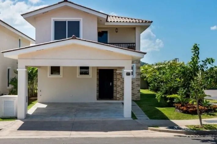 Venta de casa dúplex en Bosques del Pacífico, Panamá Pacífico
