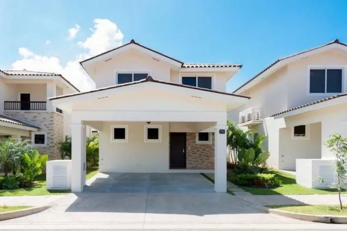 Venta de casa dúplex en Bosques del Pacífico, Panamá Pacífico