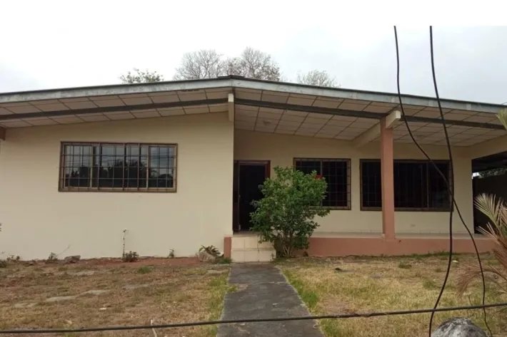 Se vende casa en Barrio Colón, La Chorrera