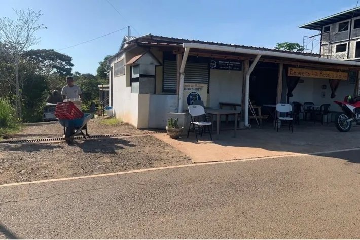 LAND FOR SALE WITH COMMERCIAL PLACES IN THE MAIN ROAD, SANTA CATALINA....