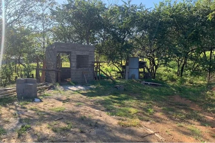 SE VENDE TERRENO CON LUGARES COMERCIALES EN LA VIA PRINCIPAL, SANTA CATALINA. VERAGUAS.