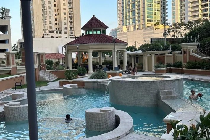 Venta de apartamento en Punta Pacífica, Panamá