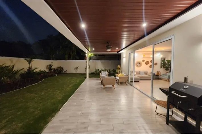 Casa a la venta en Villa Valencia, Costa Sur