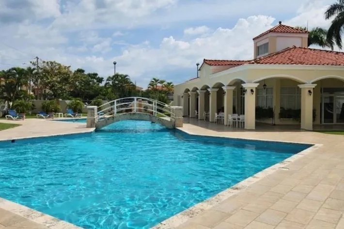 Casa a la venta en Villa Valencia, Costa Sur