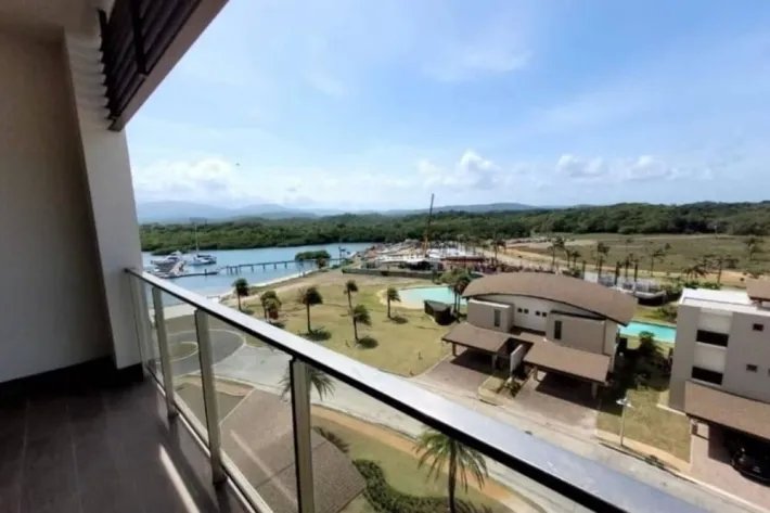Venta de apartamento en Playa Escondida, Colón