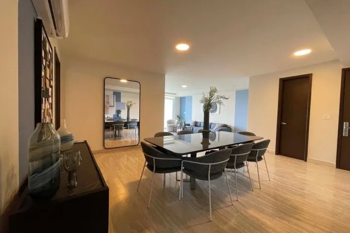 Apartamento amoblado con vista a la ciudad en Costa del Este