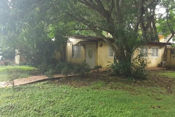 Venta de casa en Llanos de Curundu