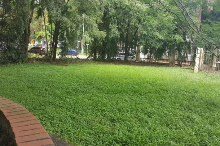 Venta de casa en Llanos de Curundu