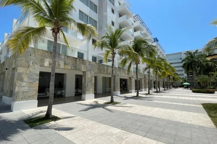 Se alquila local comercial en Town Center, Playa Blanca