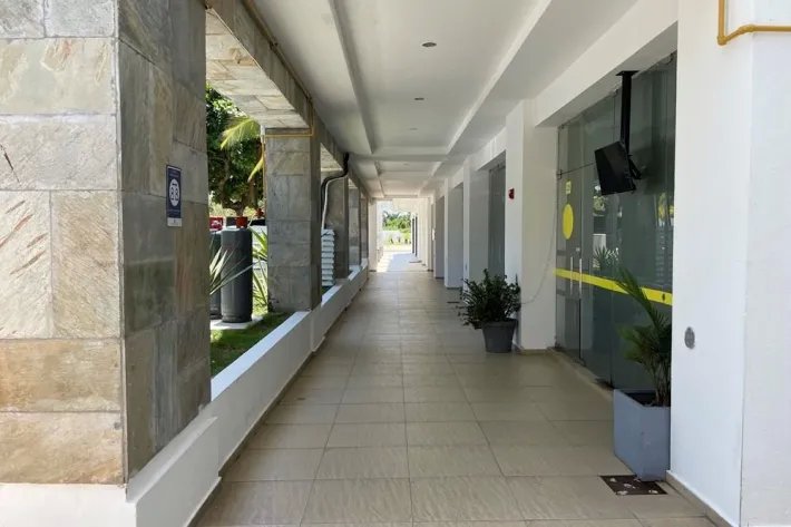 Se alquila local comercial en Town Center, Playa Blanca