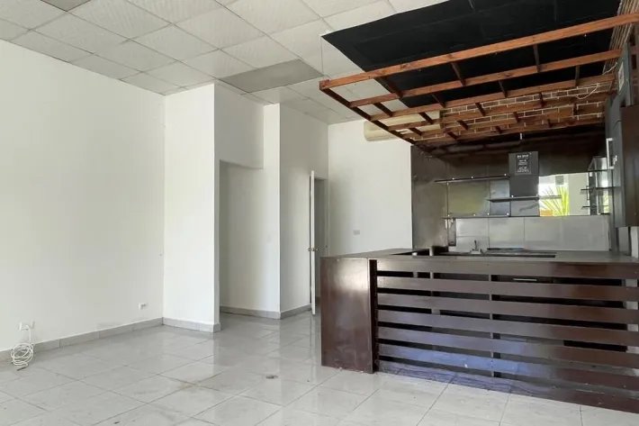 Se alquila local comercial en Town Center, Playa Blanca