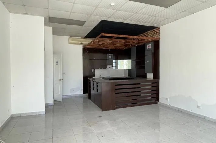 Se alquila local comercial en Town Center, Playa Blanca