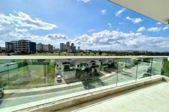 Venta de apartamento en Santa María Golf  Country Club