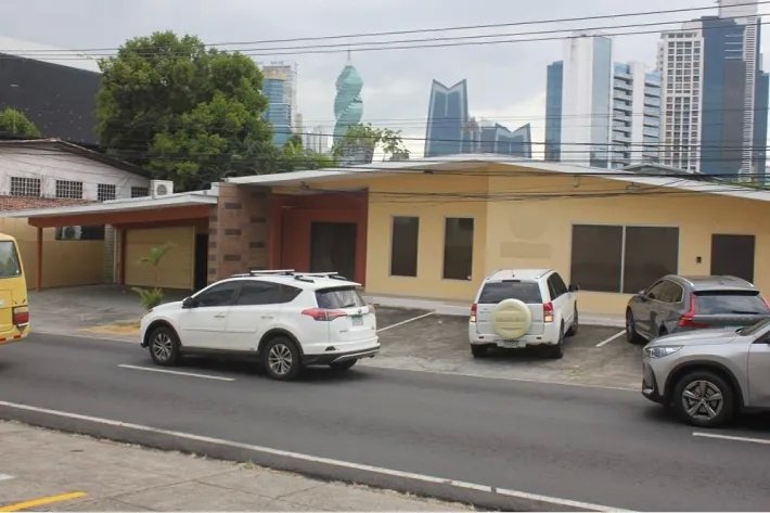 Local comercial con bodega en alquiler en San Francisco