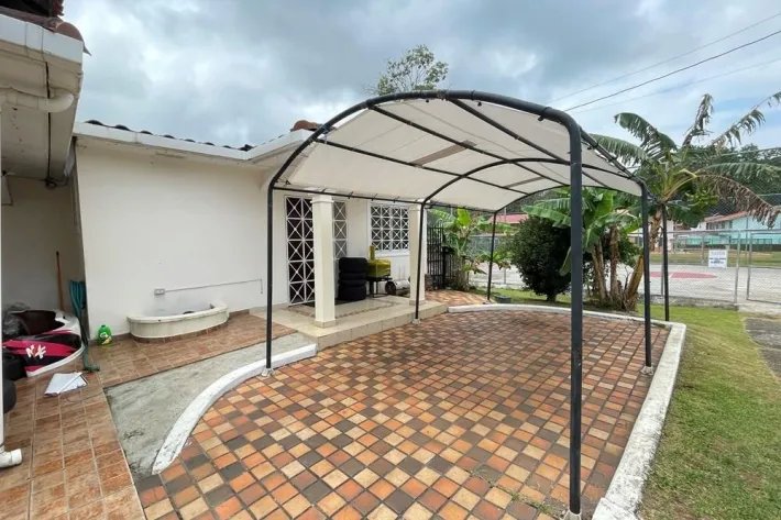 Se vende casa en Cristóbal, Colón