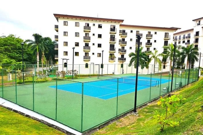 Venta de apartamento en PH Embassy Village, Clayton, Panamá