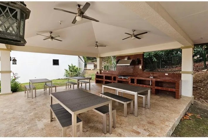 Venta de apartamento en PH Embassy Village, Clayton, Panamá