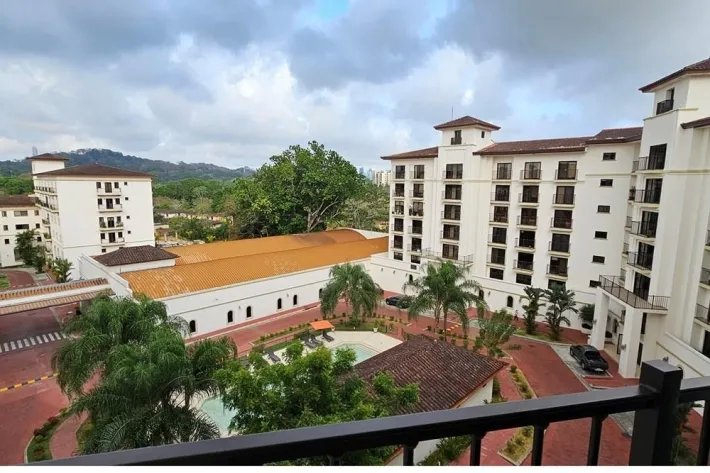 Venta de apartamento en PH Embassy Village, Clayton, Panamá