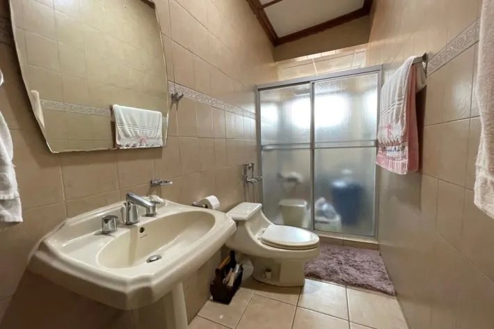 Venta de casa con dos residencias independientes en Betania, Panamá