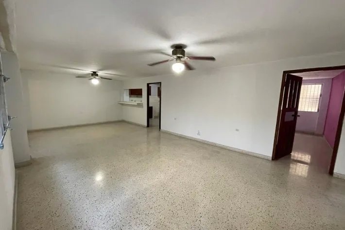 Venta de casa con dos residencias independientes en Betania, Panamá