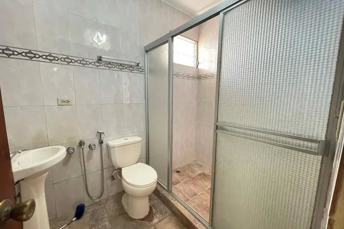 Venta de casa con dos residencias independientes en Betania, Panamá