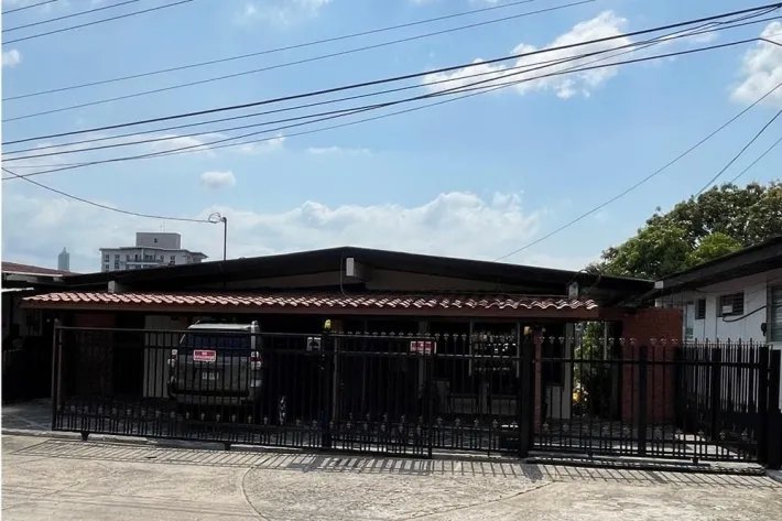 Venta de casa con dos residencias independientes en Betania, Panamá