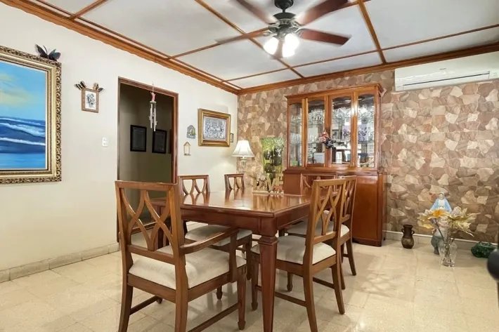 Venta de casa con dos residencias independientes en Betania, Panamá