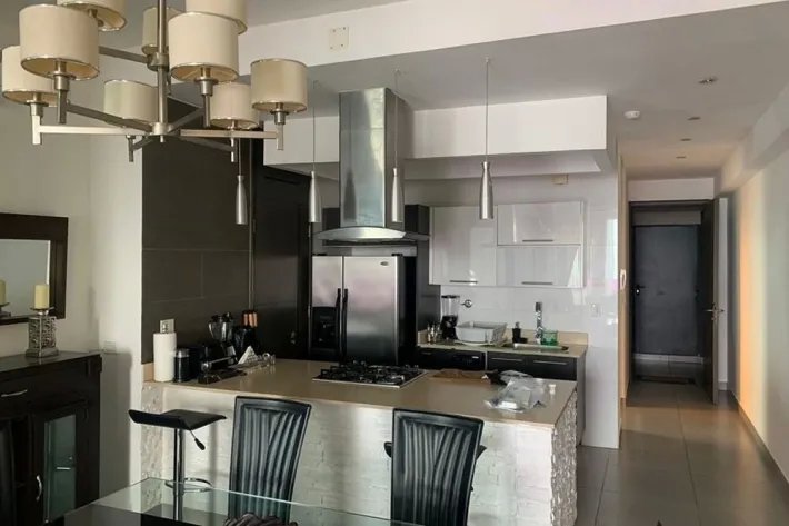 Furnished apartment with sea view for rent in Balboa Avenue