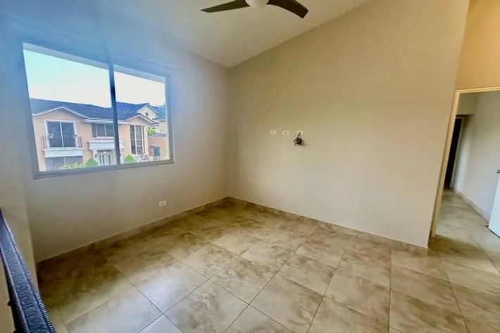 House for sale in Embassy Gardens, Clayton
