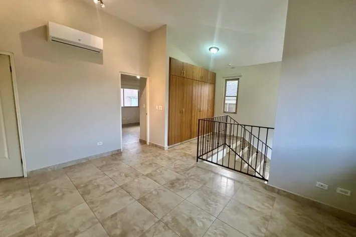 House for sale in Embassy Gardens, Clayton