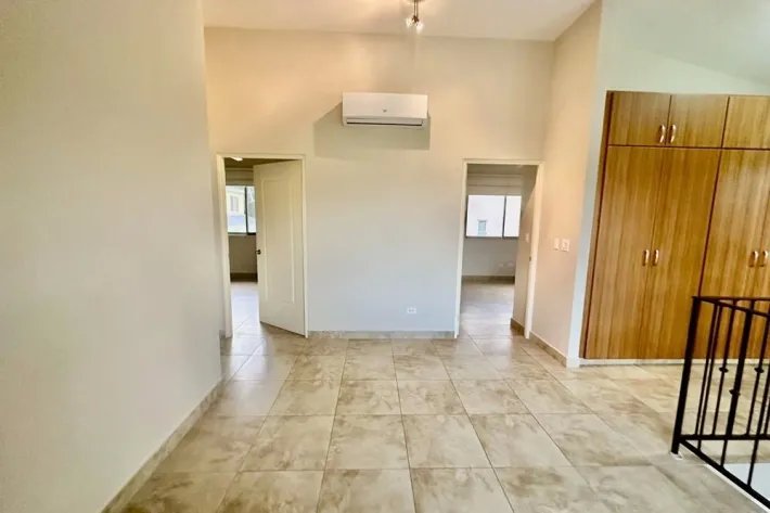 House for sale in Embassy Gardens, Clayton