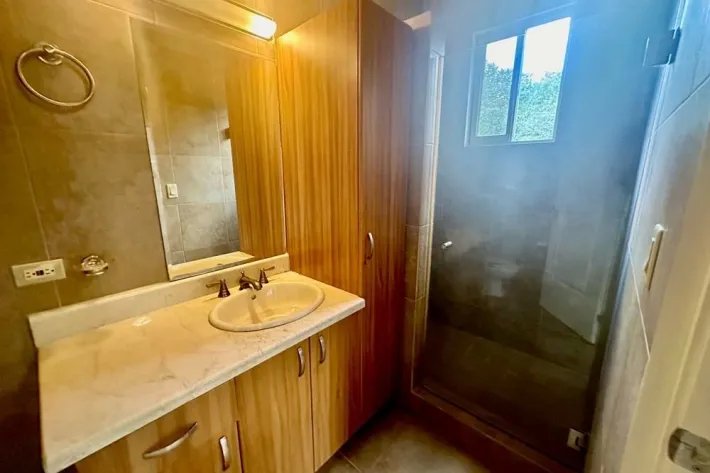 House for sale in Embassy Gardens, Clayton