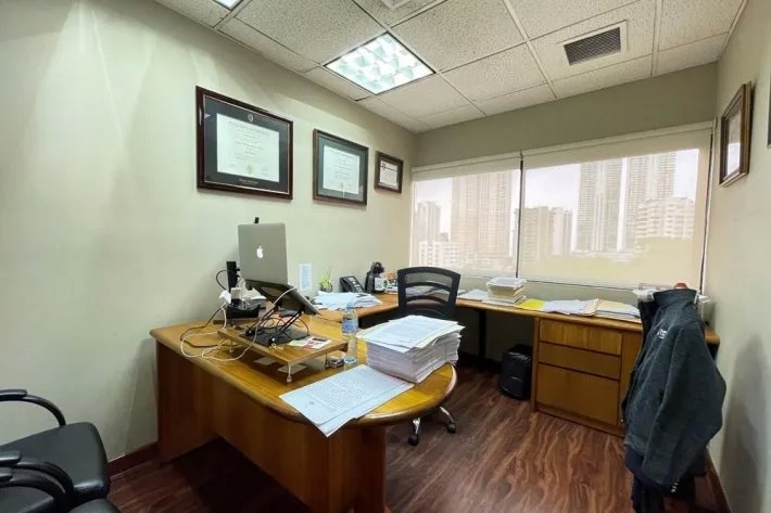 Venta de oficina en Avenida Federico Boyd, Panamá