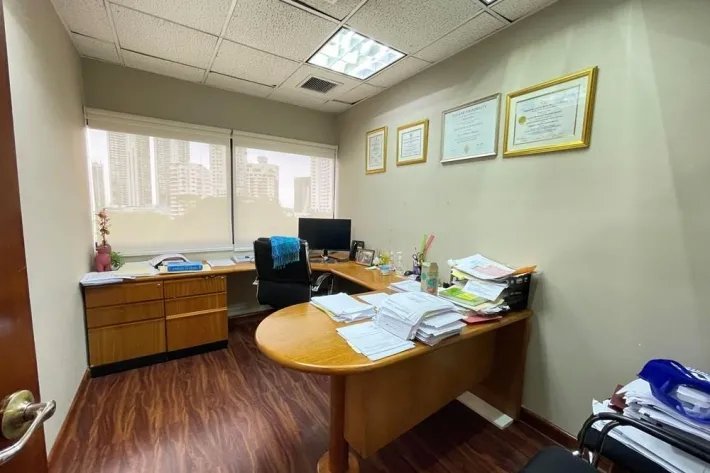 Venta de oficina en Avenida Federico Boyd, Panamá