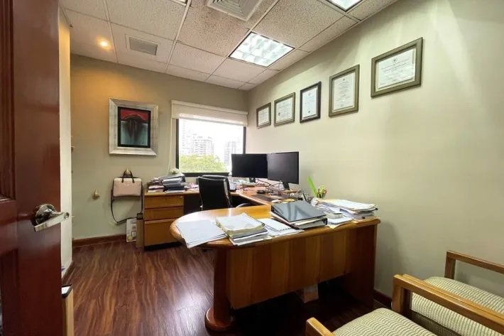Venta de oficina en Avenida Federico Boyd, Panamá