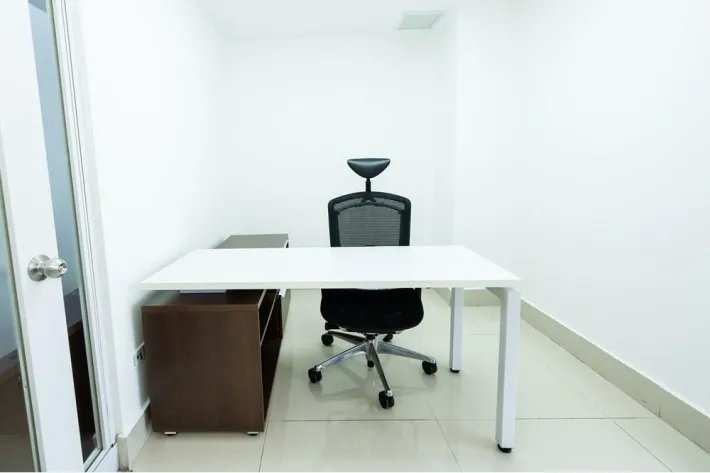 Office for rent at Bicsa Tower, Balboa Avenue