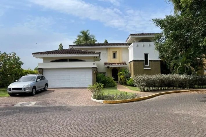 Renta de casa en Tucan Country Club, Cocolí