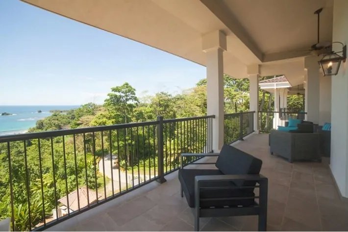 Se vende lujoso apartamento con vista al mar en Bocas del Toro