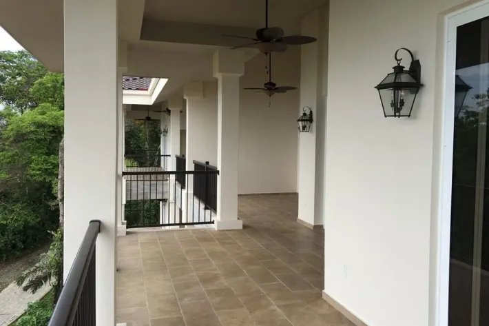 Se vende lujoso apartamento con vista al mar en Bocas del Toro