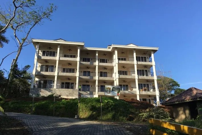 Se vende lujoso apartamento con vista al mar en Bocas del Toro