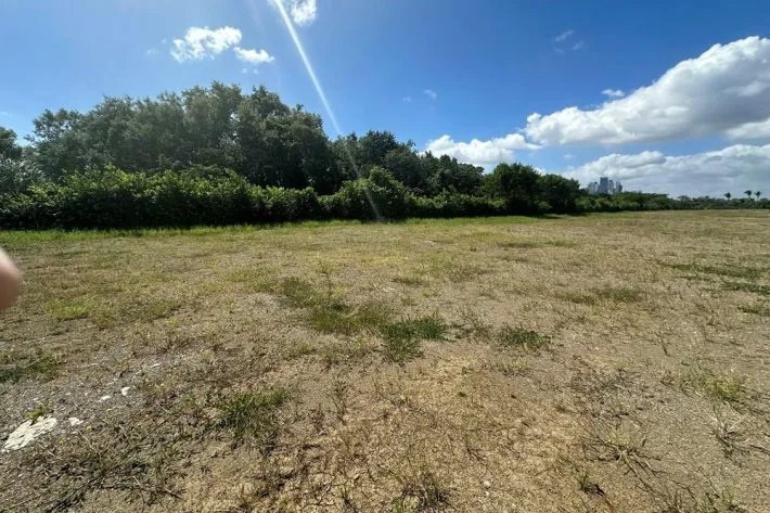 Lotes de terreno para venta en Península Estates Santa Maria Golf  Country Club.