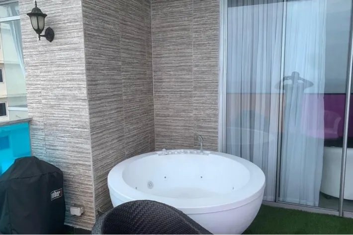 Se alquila lujoso apartamento en PH Element, Avenida Balboa