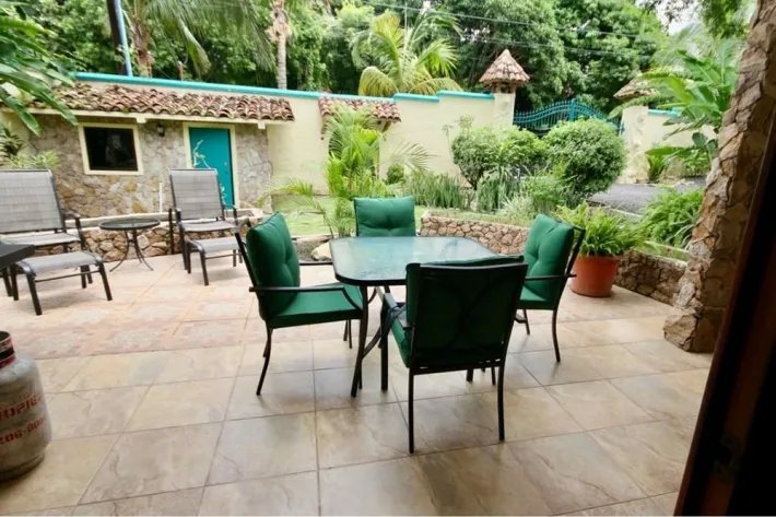 Venta de Casa Amoblada Frente al Mar en Costa Esmeralda