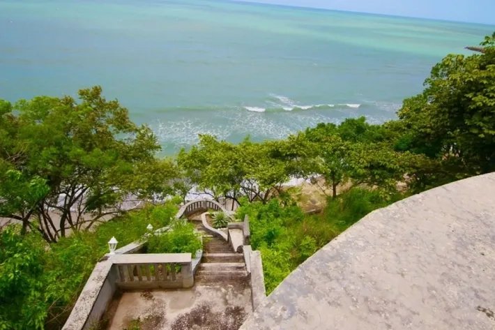 Venta de Casa Amoblada Frente al Mar en Costa Esmeralda