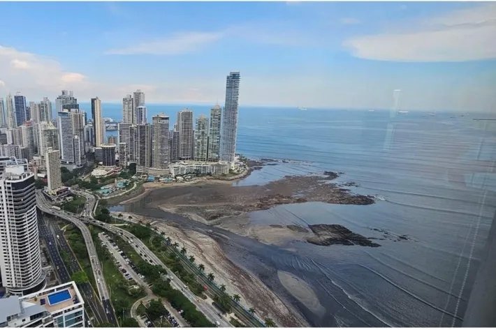 Oficina de piso completo en alquiler en Torre BICSA, Avenida Balboa