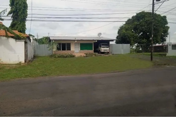 Venta de casa comercial en El Trapichito, La Chorrera