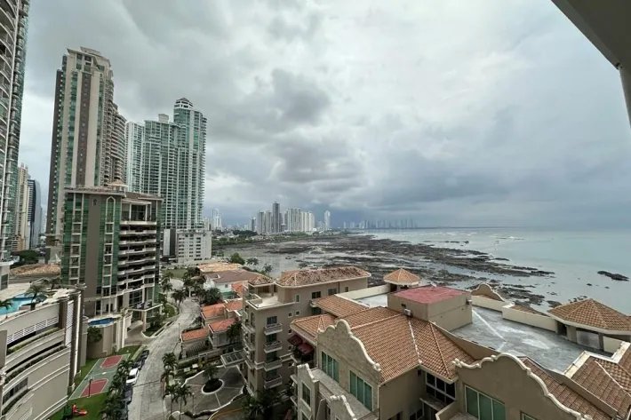 Venta de apartamento en PH Grand Tower, Punta Pacifica